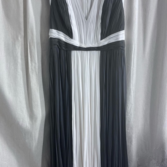 J. MENDEL Cocktail dress in anthracite/ivory silk. - Picture 13 of 16